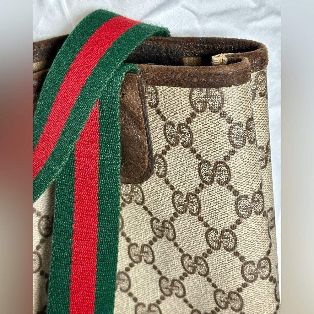 GUCCI SIGNATURE Beige Tote With Red And Green Straps Gorgeous - Picture 15 of 16